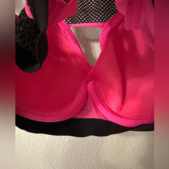 EUC Victoria’s Secret sport bra - Picture 4 of 4